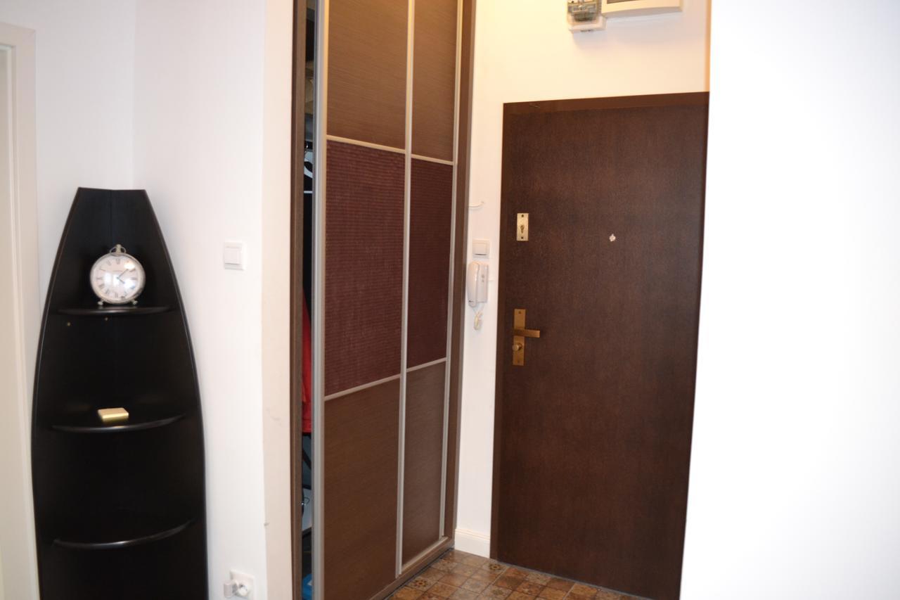 Victoria Plaza Two Bdr Apt Appartamento Bucarest Esterno foto